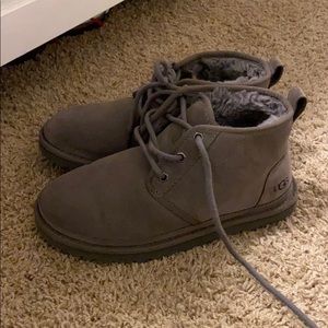 Grey Ugg’s Size 6